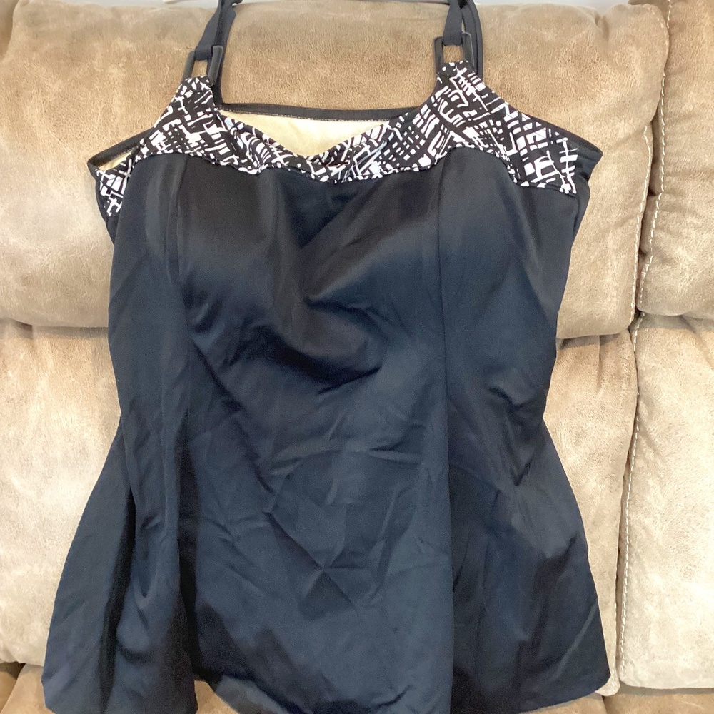 It Figures Slender Thighs 18W Black Swim Dress suit like new
